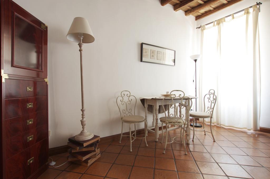 Vacanze Romane Centro Storico Trastevere Lägenhet Rum bild